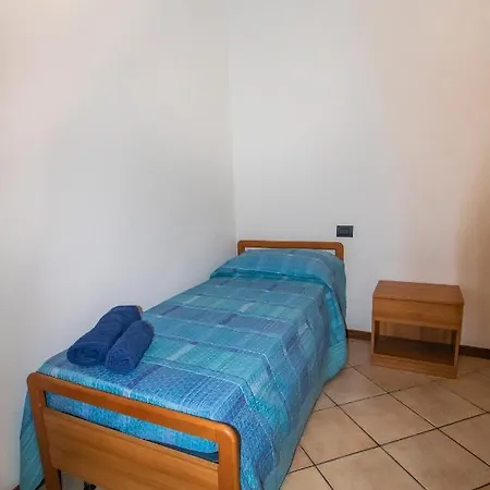 House Nicholas * Gera Lario